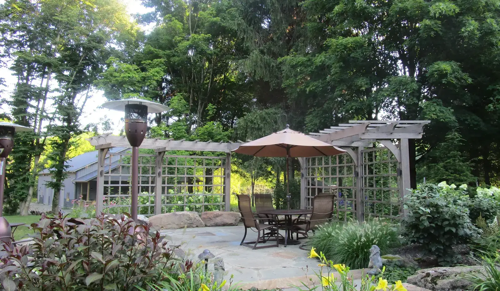 Cozy Backyard Entertainment Space landscaping project