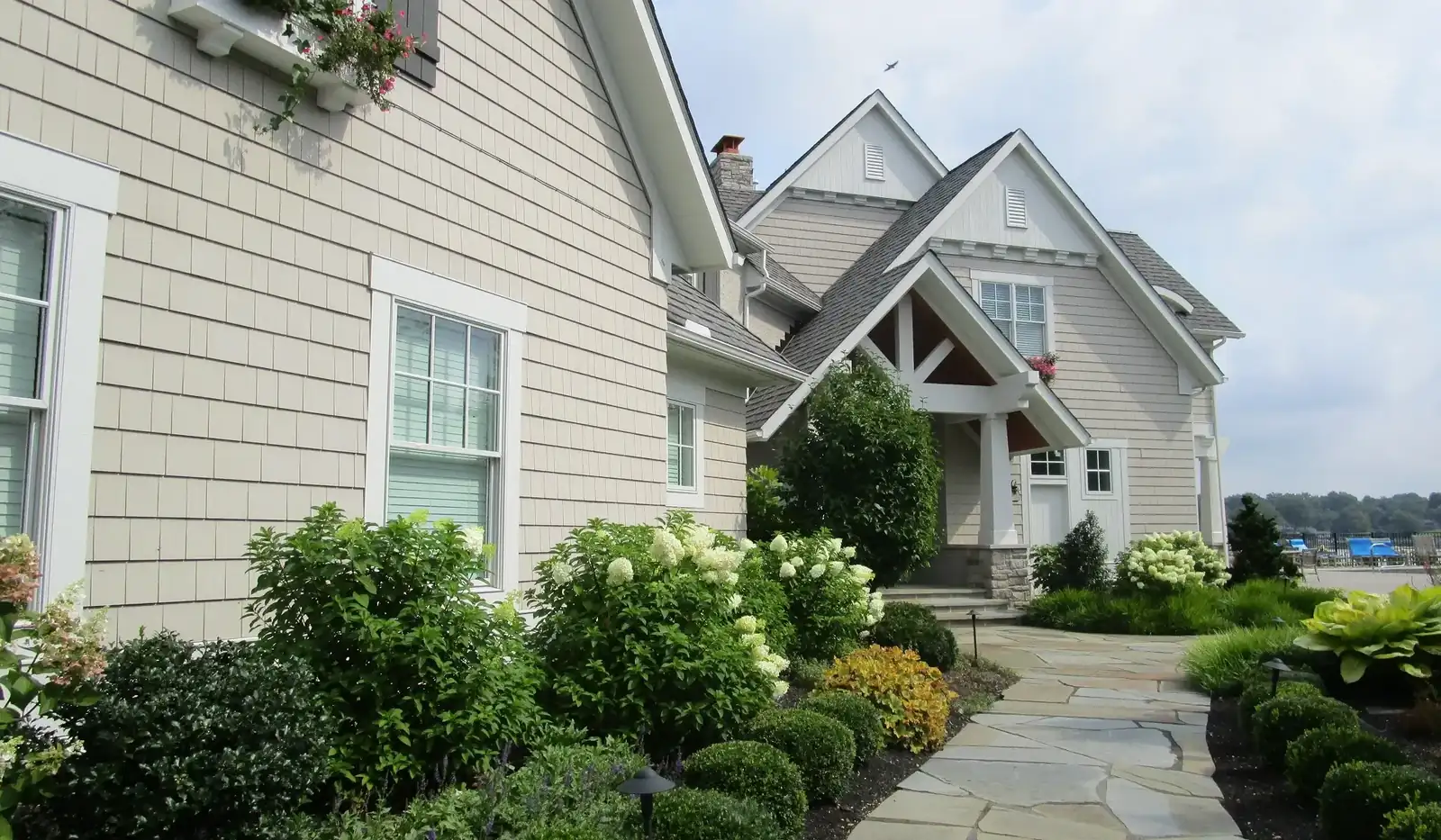 Lakefront Luxury Landscapes