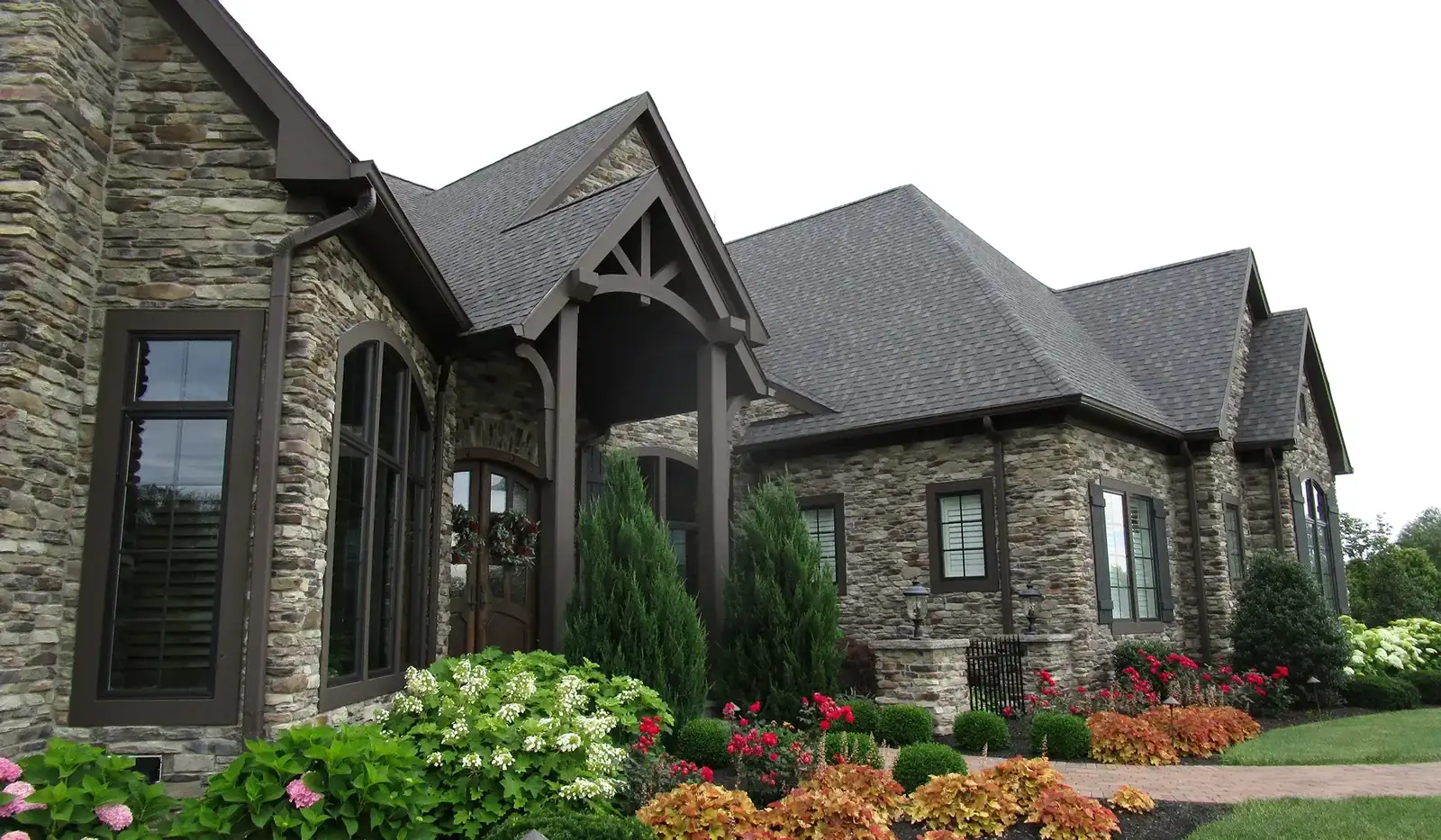 Colorful blooming canvas accentuates architectural details